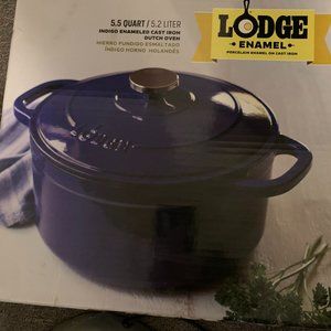 Lodge 5.5 Quart Enameled Cast Iron Dutch Oven